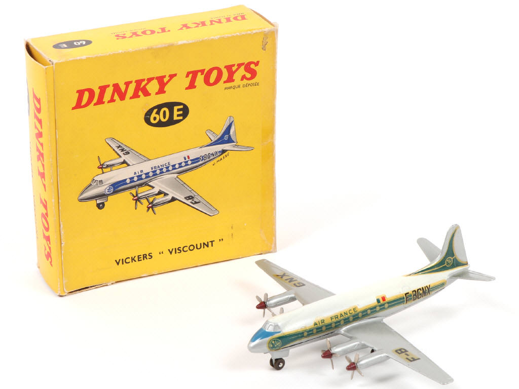 Lot 434 - DINKY TOYS (FRANCE) (1)