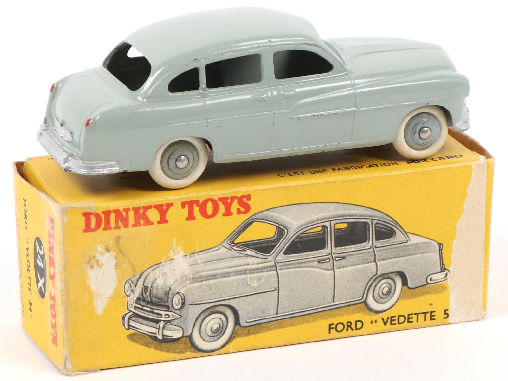 Lot 416 - DINKY TOYS (FRANCE) (1)