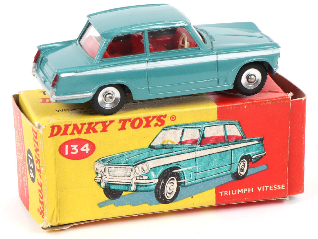 Lot 395 - DINKY TOYS (GB) (1)
