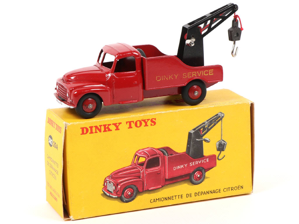 Lot 430 - DINKY TOYS (FRANCE) (1)