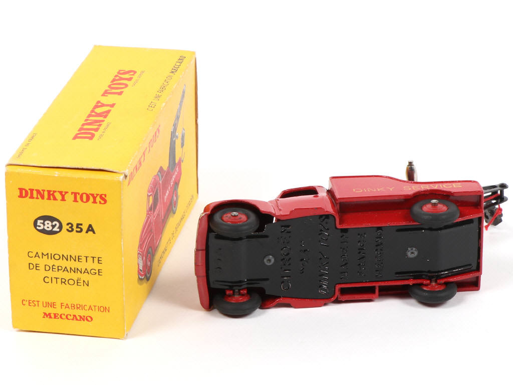 Lot 430 - DINKY TOYS (FRANCE) (1)