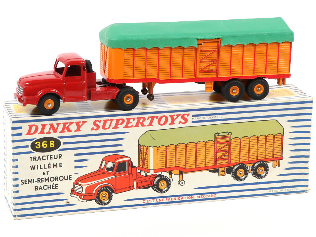 Lot 431 - DINKY TOYS (FRANCE) (1)