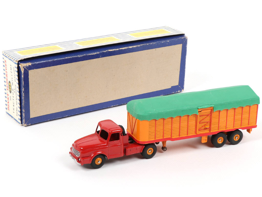 Lot 431 - DINKY TOYS (FRANCE) (1)