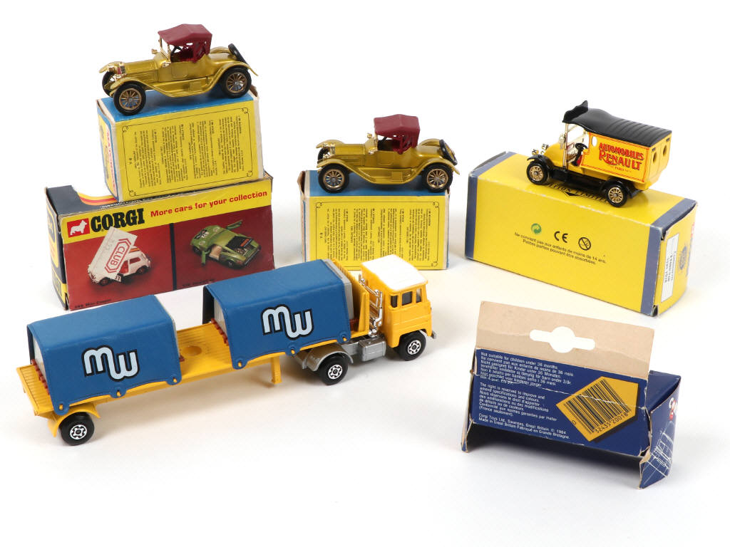 Lot 112 - DIVERS (GB) (6)