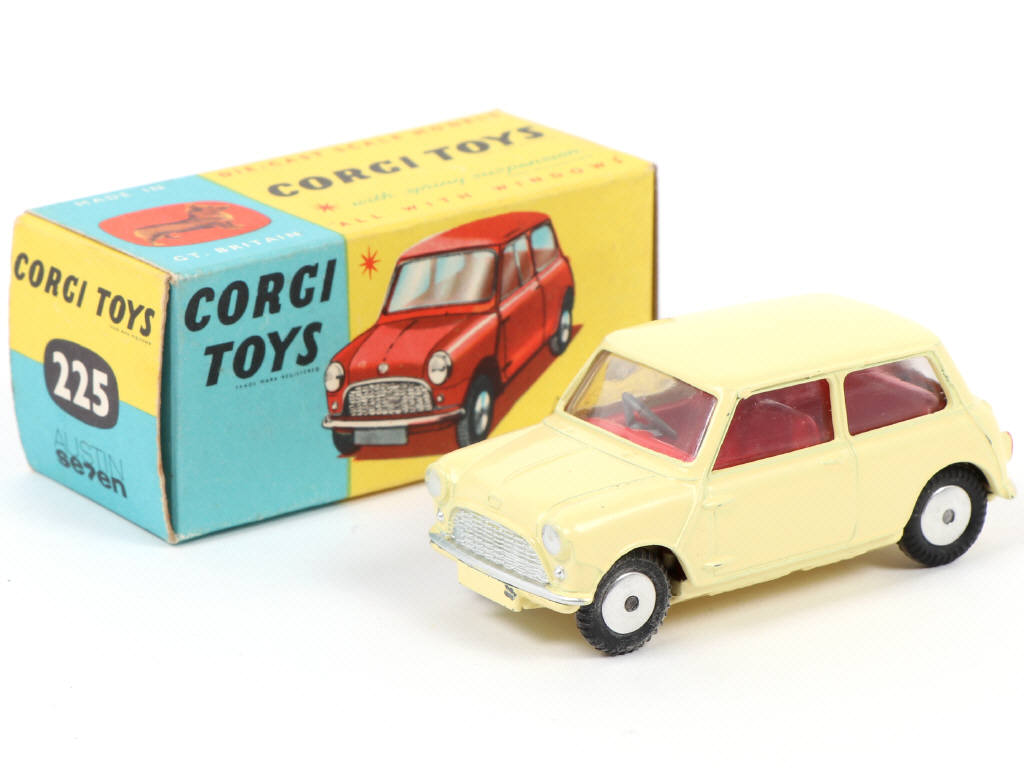 Lot 134 - CORGI TOYS (GB) (1)