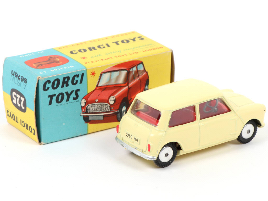 Lot 134 - CORGI TOYS (GB) (1)
