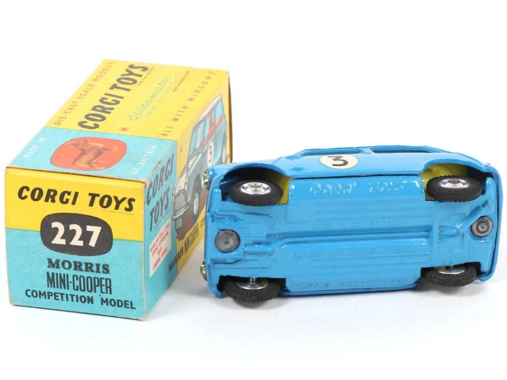 Lot 136 - CORGI TOYS (GB) (1)