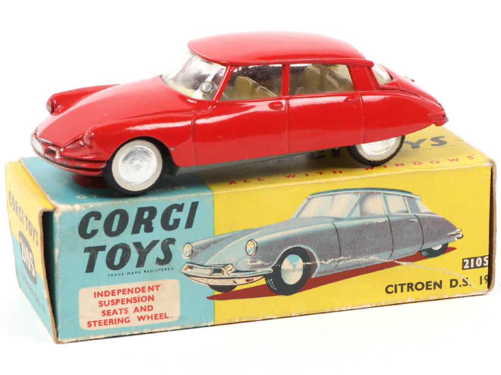 Lot 131 - CORGI TOYS (GB) (1)