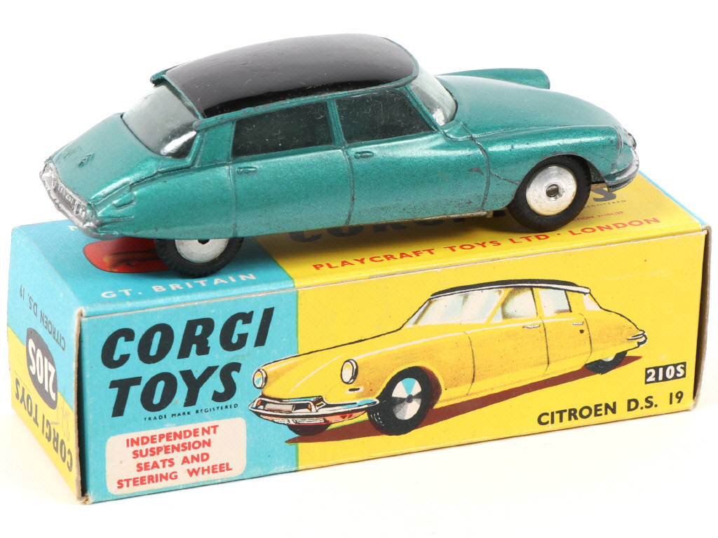 Lot 130 - CORGI TOYS (GB) (1)