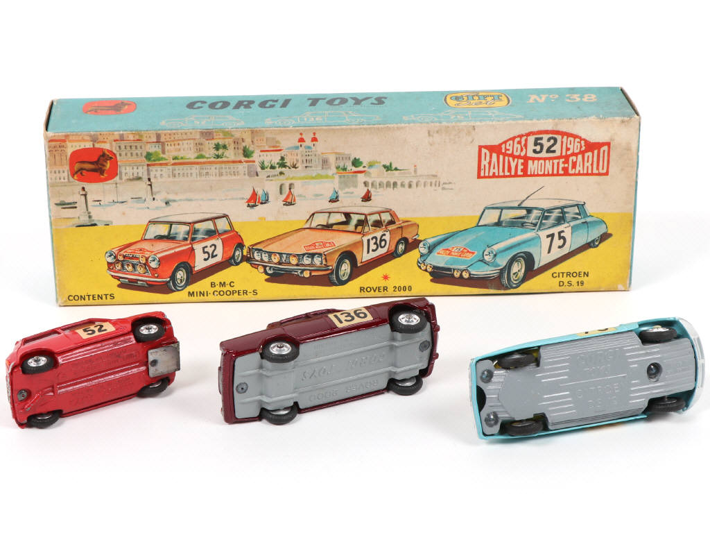 Lot 129 - CORGI TOYS (GB) (1)