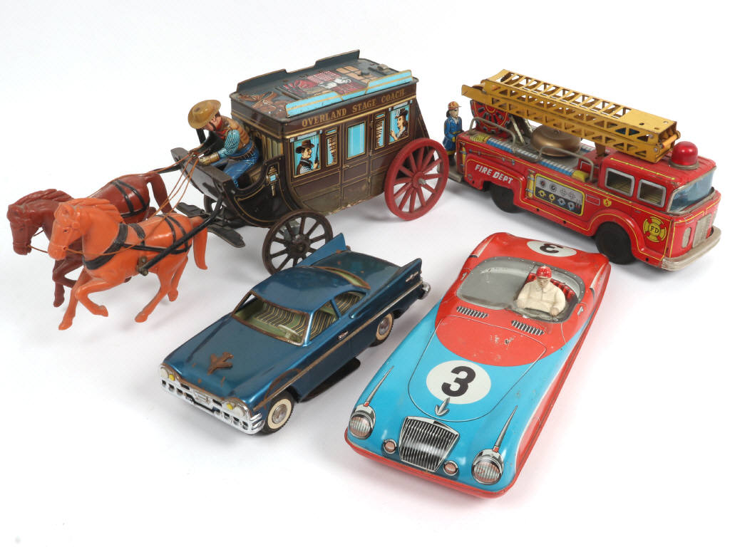 Lot 84 - DIVERS (4)