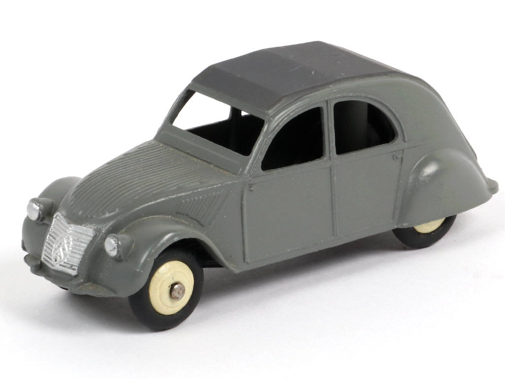 Lot 353 - DINKY TOYS (FRANCE) (1)