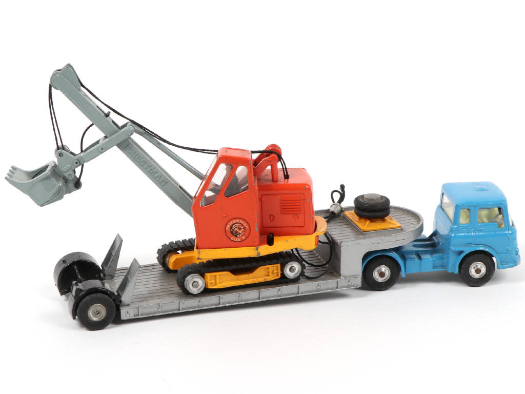 Lot 246 - CORGI TOYS (GB) (1)