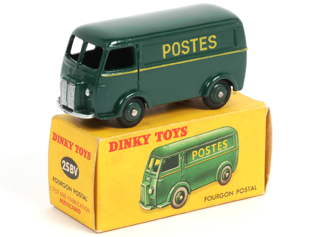 Lot 382 - DINKY TOYS (FRANCE) (1)