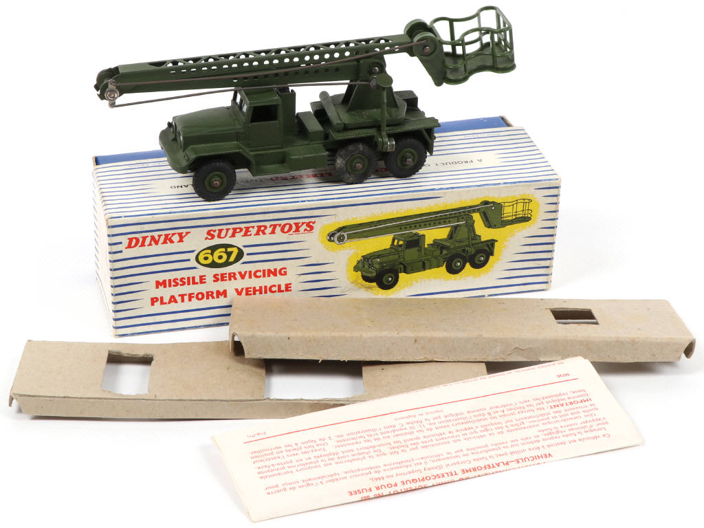 Lot 350 - DINKY TOYS (GB) (1)