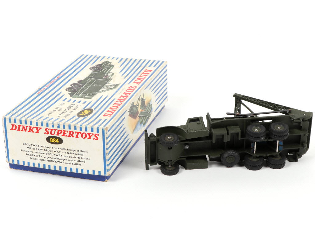 Lot 398 - DINKY TOYS (FRANCE) (1)