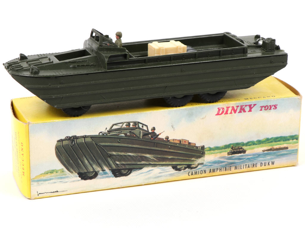 Lot 391 - DINKY TOYS (FRANCE) (1)