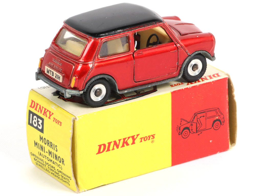 Lot 344 - DINKY TOYS (GB) (1)