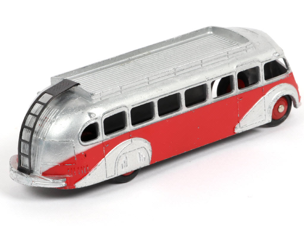 Lot 356 - DINKY TOYS (FRANCE) (1)