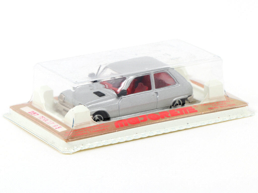 Lot 33 - MAJORETTE (FRANCE) (1)