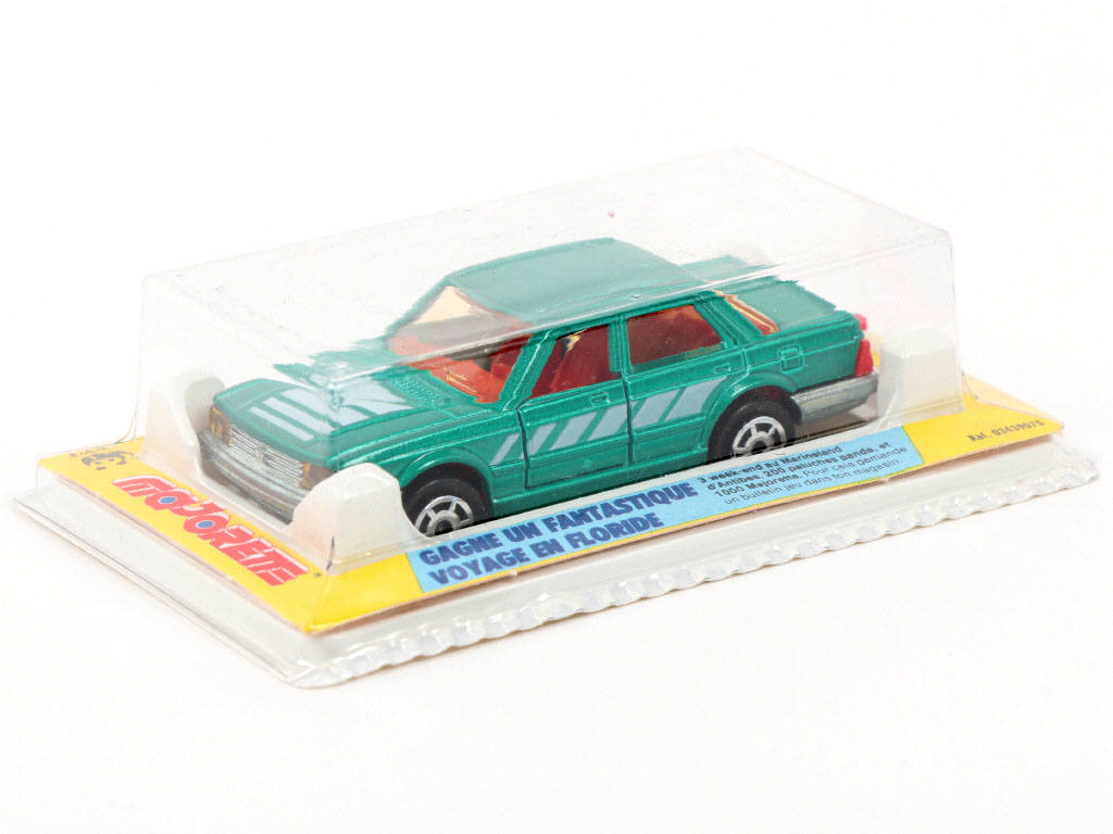 Lot 143 - MAJORETTE (FRANCE) (1)