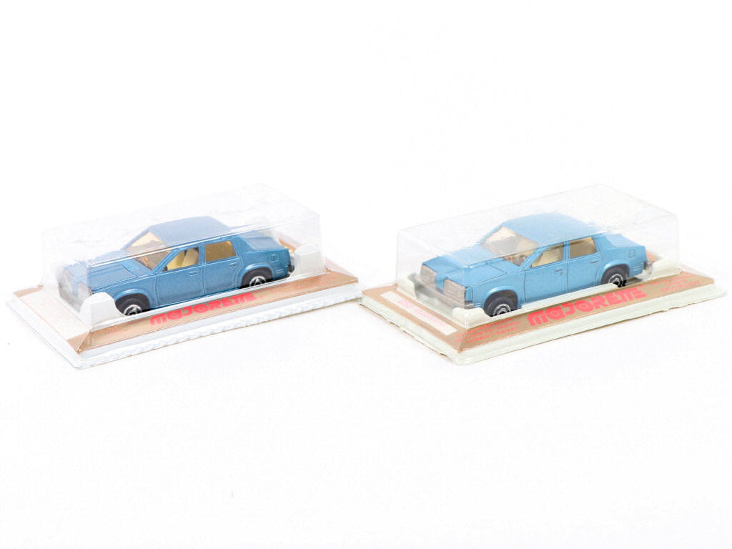 Lot 215 - MAJORETTE (FRANCE) (2)