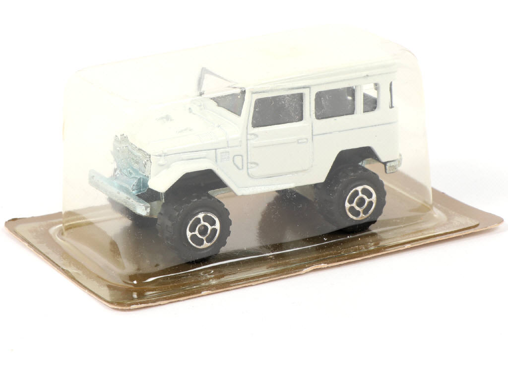 Lot 221 - MAJORETTE (FRANCE) (1)