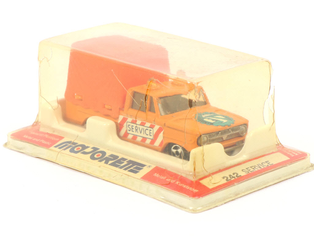 Lot 240 - MAJORETTE (FRANCE) (1)