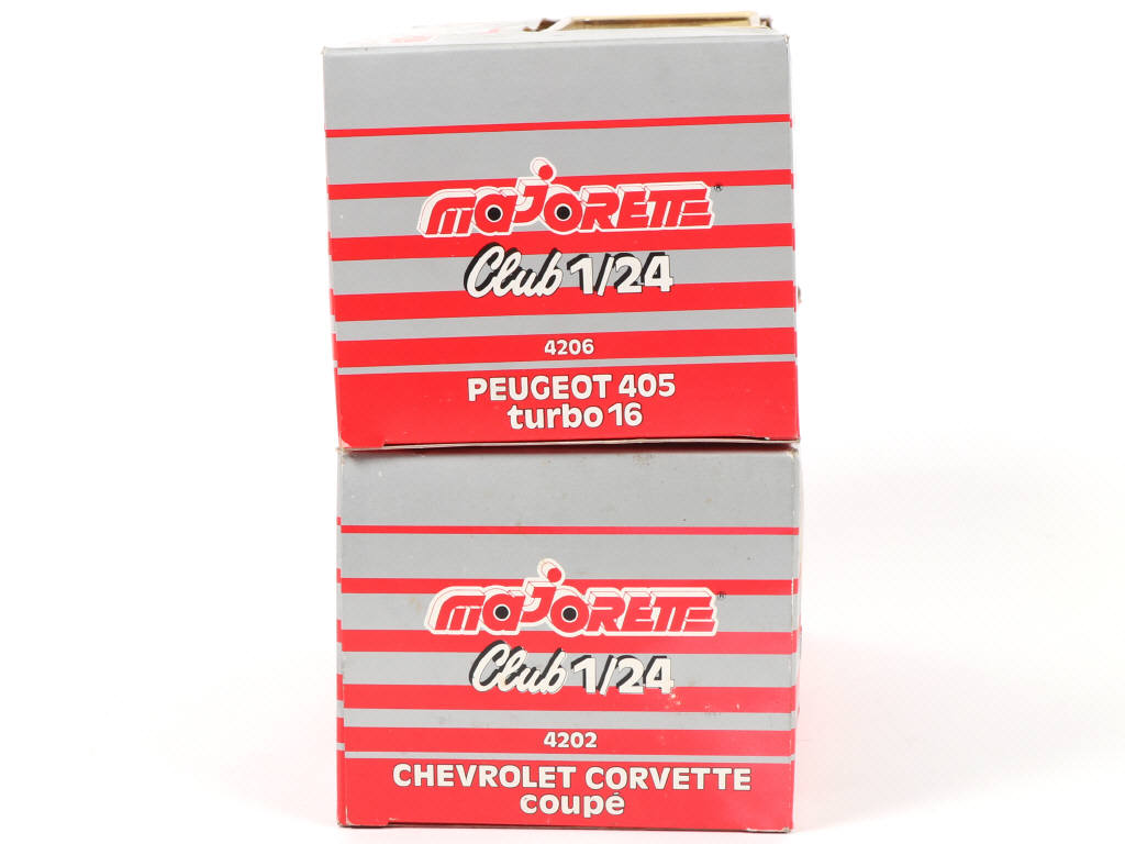 Lot 327 - MAJORETTE (FRANCE) (2)