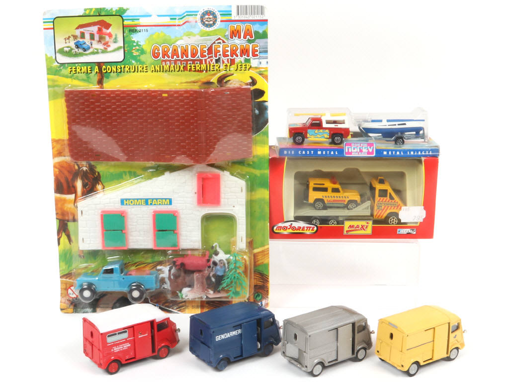 Lot 81 - DIVERS (7)