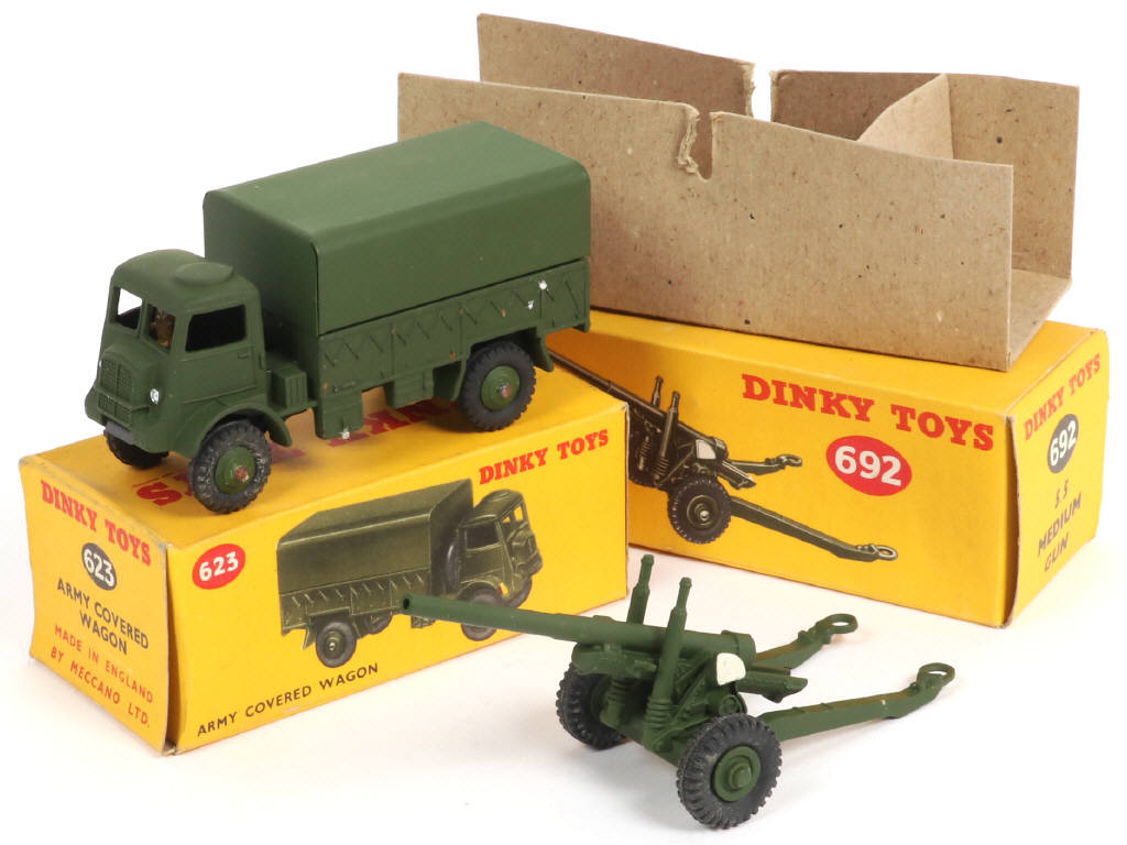 Lot 362 - DINKY TOYS (GB) (2)