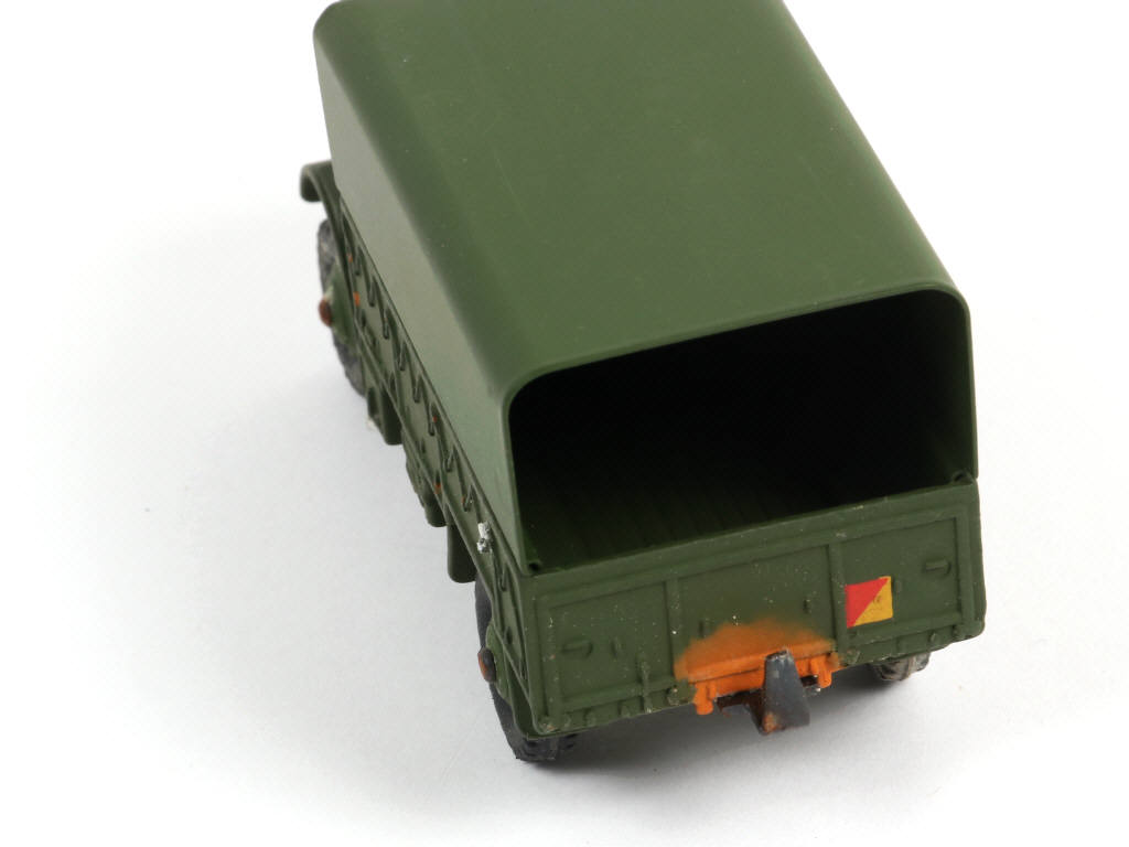 Lot 362 - DINKY TOYS (GB) (2)