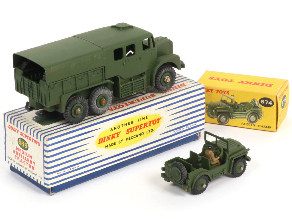 Lot 366 - DINKY TOYS (GB) (2)