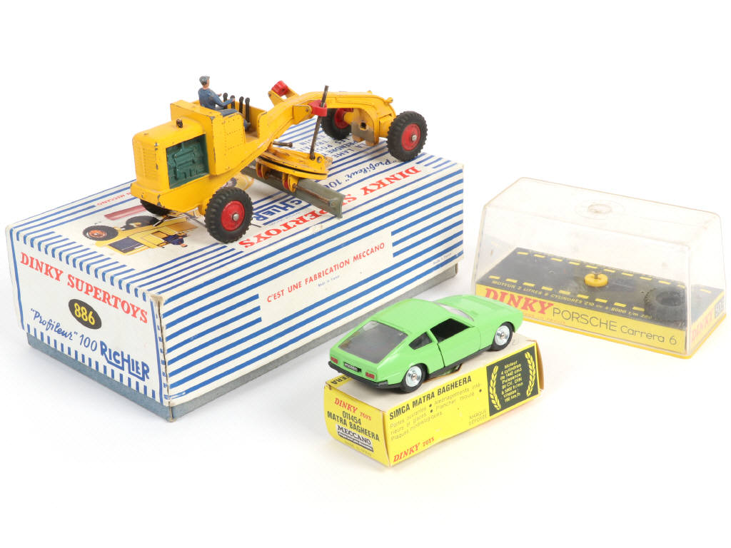 Lot 415 - DINKY TOYS (FRANCE) (3)