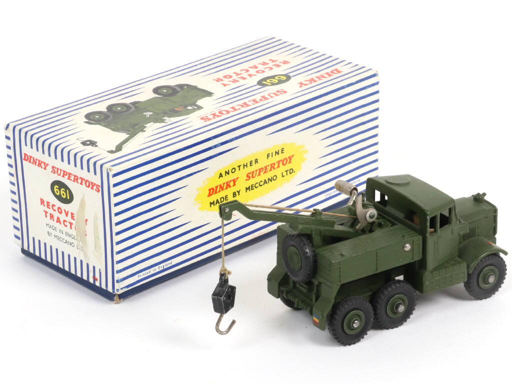 Lot 357 - DINKY TOYS (GB) (1)