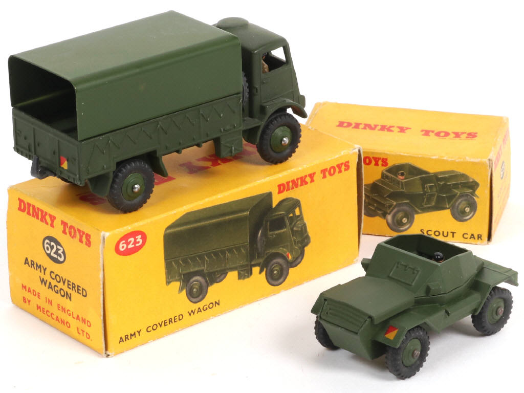 Lot 361 - DINKY TOYS (GB) (2)