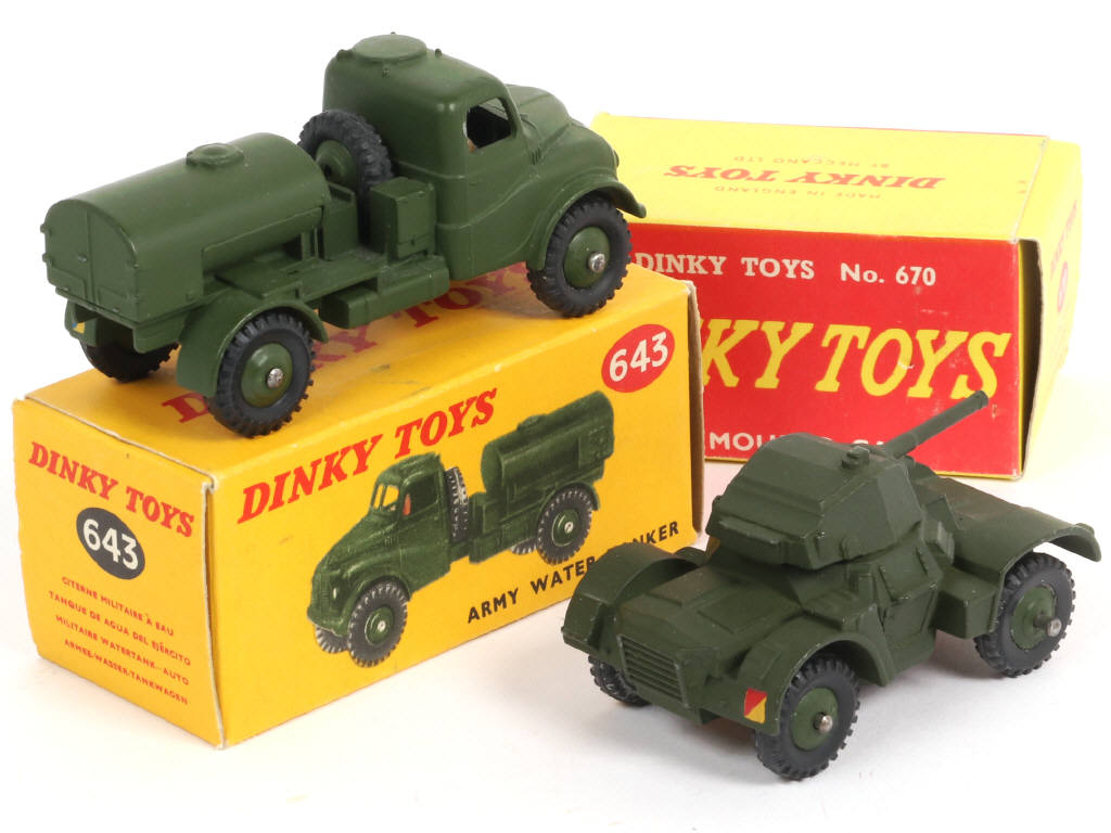 Lot 364 - DINKY TOYS (GB) (2)