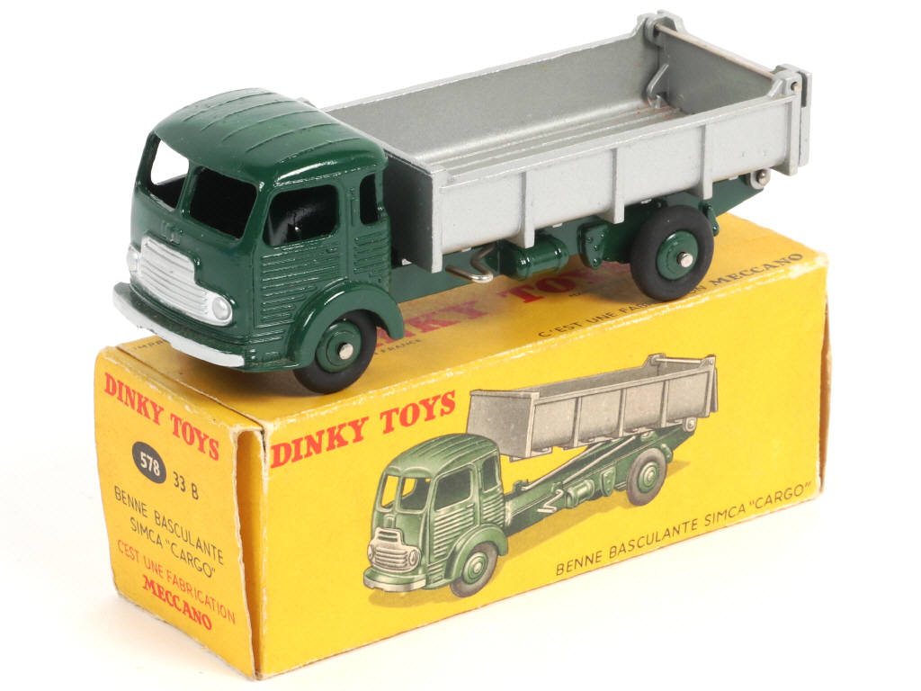Lot 394 - DINKY TOYS (FRANCE) (1)