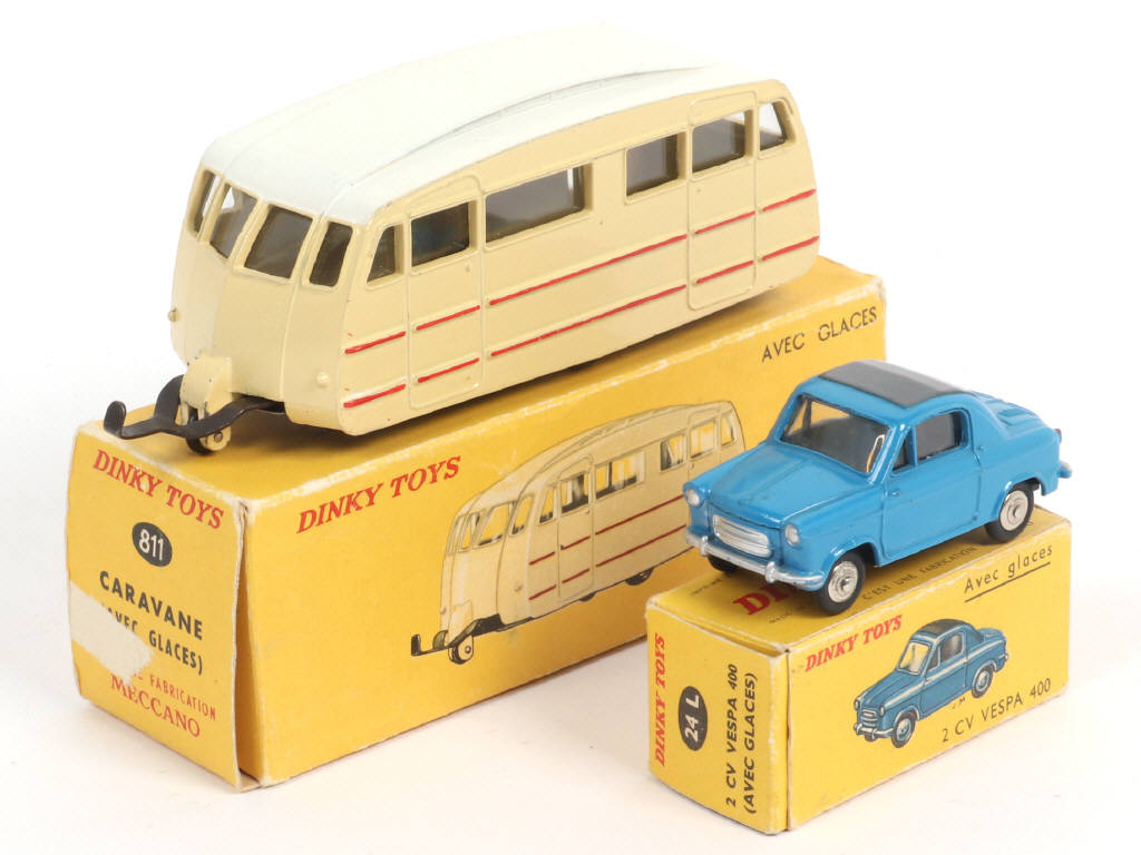Lot 416 - DINKY TOYS (FRANCE) (2)