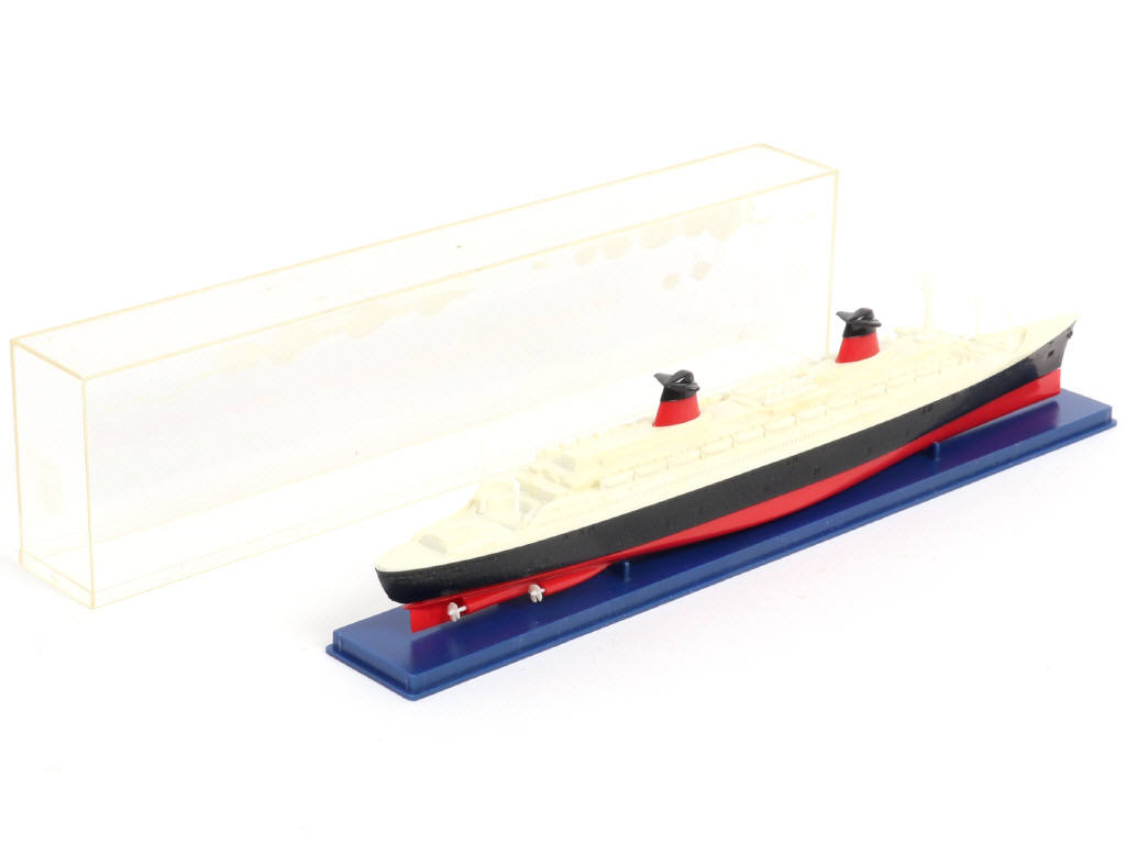 Lot 396 - DINKY TOYS (FRANCE) (1)