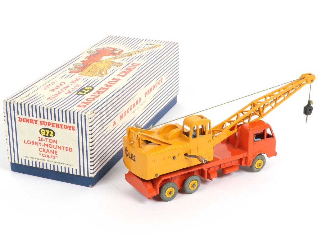 Lot 351 - DINKY TOYS (GB) (1)