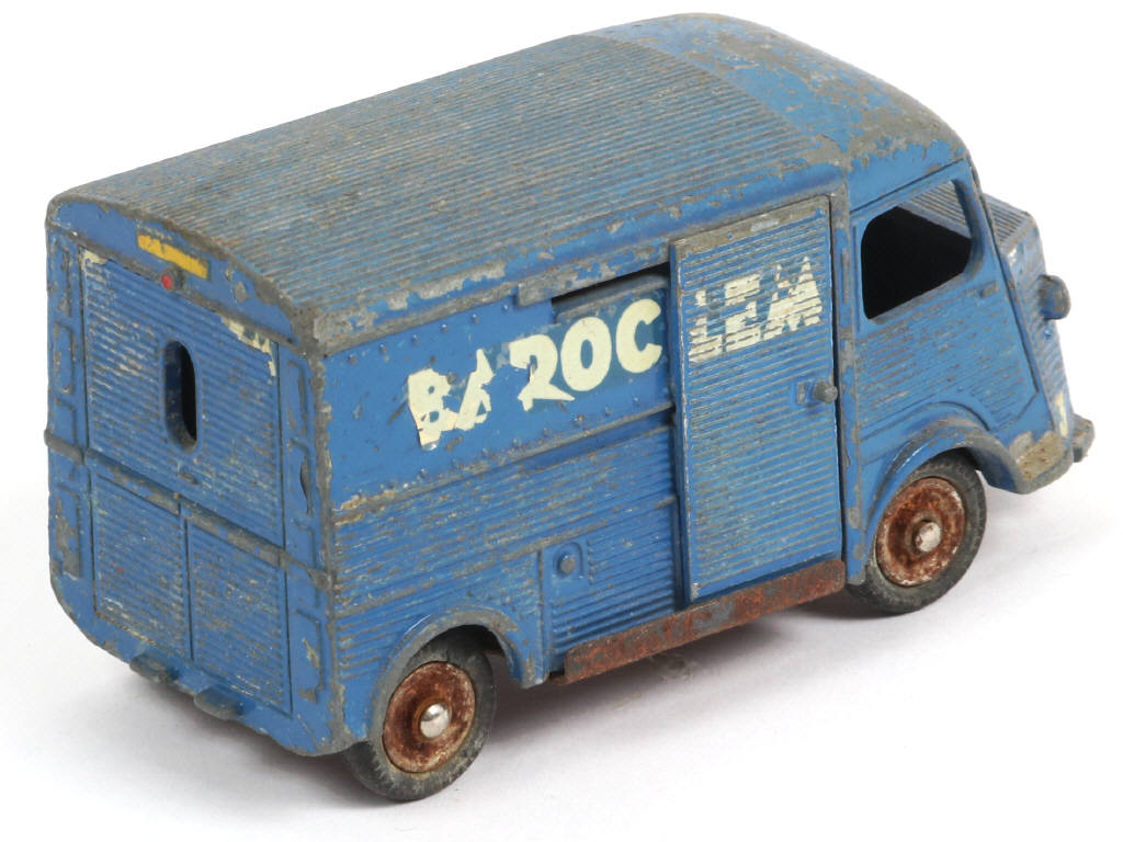 Lot 382 - DINKY TOYS (FRANCE) (1)
