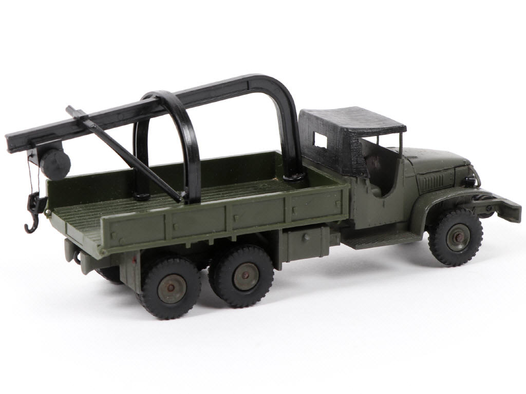 Lot 146 - DINKY TOYS (FRANCE) (1)
