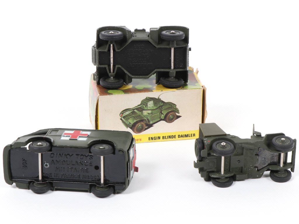 Lot 155 - DINKY TOYS (FRANCE) (3)