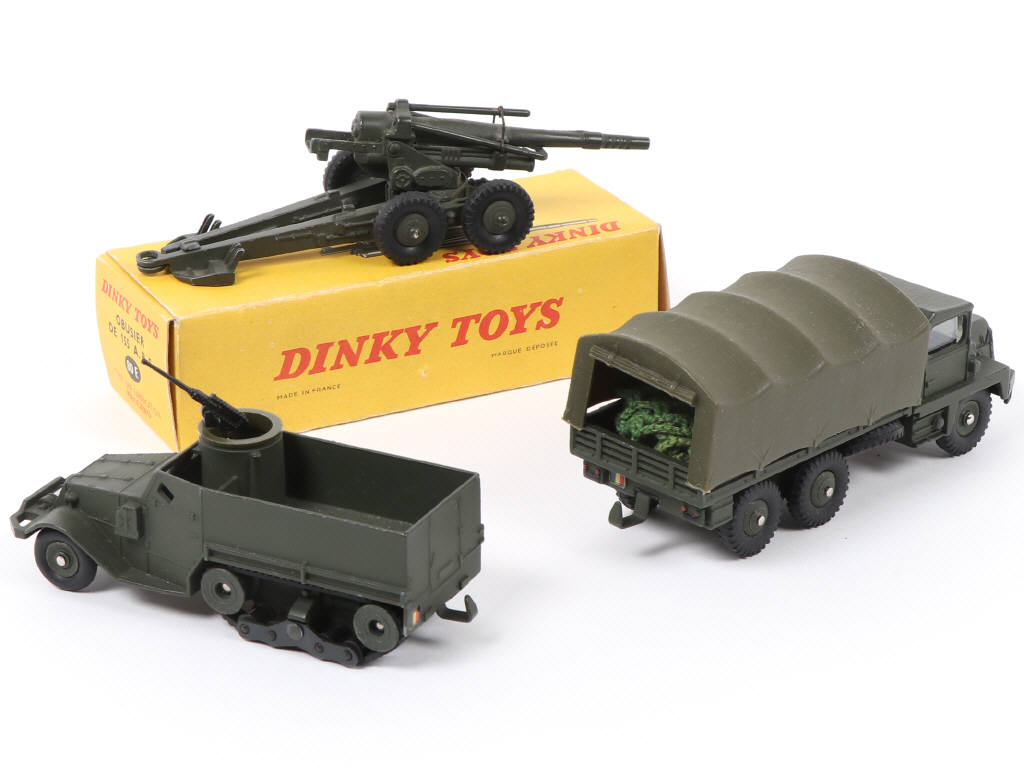 Lot 156 - DINKY TOYS (FRANCE) (3)