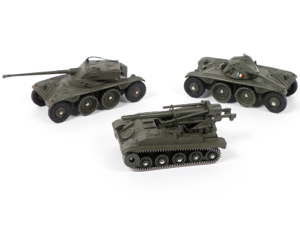 Lot 154 - DINKY TOYS (FRANCE) (3)