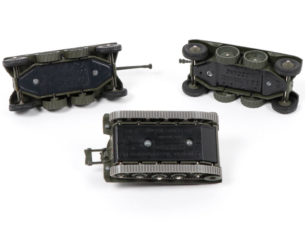 Lot 154 - DINKY TOYS (FRANCE) (3)