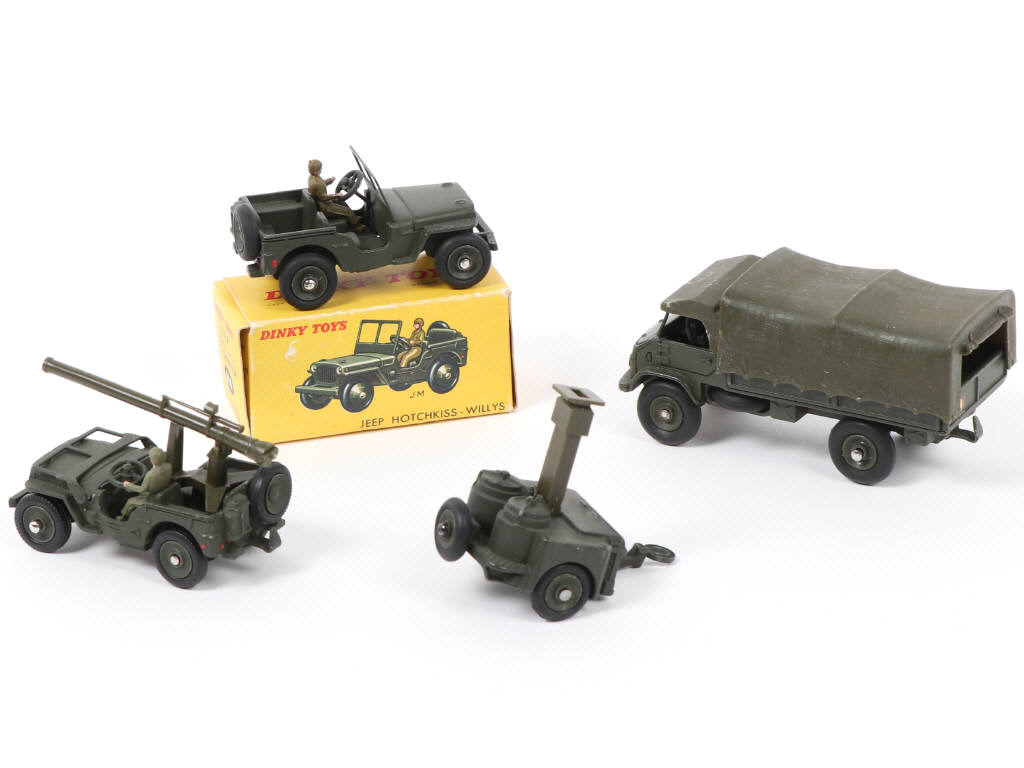 Lot 158 - DINKY TOYS (FRANCE) (4)
