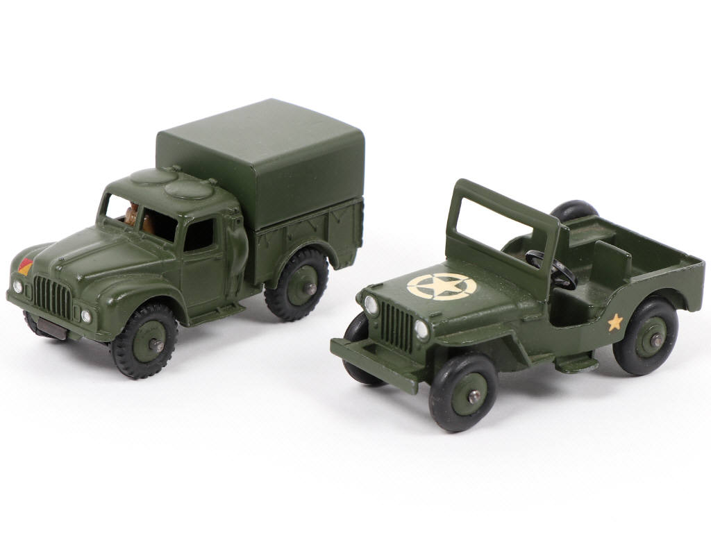 Lot 168 - DINKY TOYS (GB) (2)