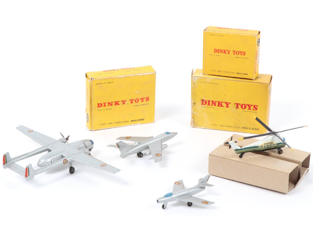 Lot 157 - DINKY TOYS (FRANCE) (4)